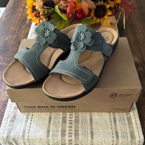 Clark’s Womens Sandals